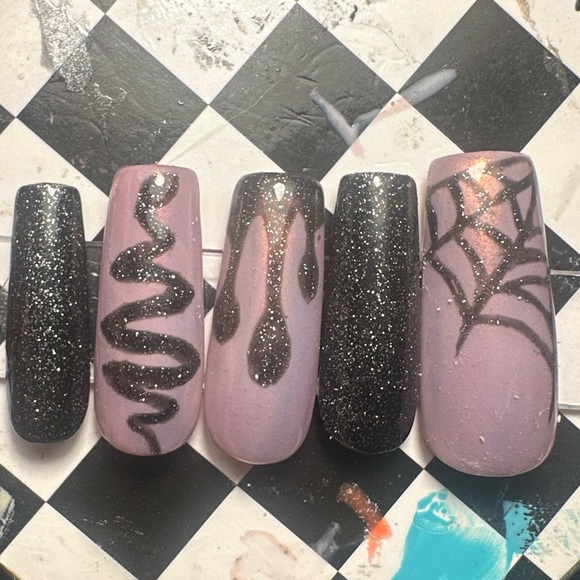 Wicked Web - Picture 7 of 7